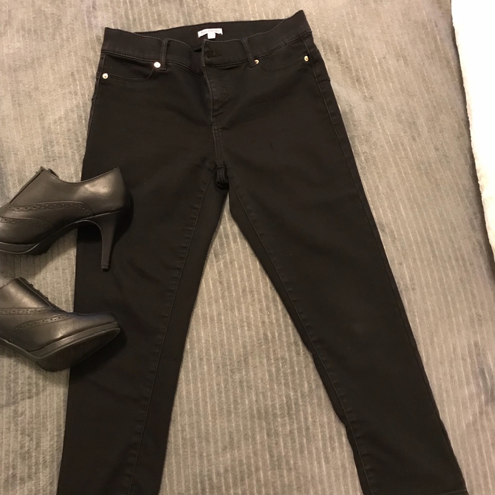 Juicy Couture Black Stretch Capri Jeans